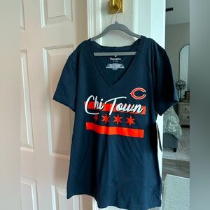 🏷️🏷️Women’s Fanatics Chicago Bears “Chi-Town” size small t shirt NWT